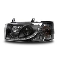 Phares avant VW T4  90-03 (face avant court), design feux diurnes, aspect x�non, avec clignotants et correcteur de port�e lumineuse, verre lisse/fond noir