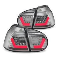 R�ckleuchten f�r VW Golf 5 mit Lightbar und Full-LED Technik, 03-08, Klar/Chrom