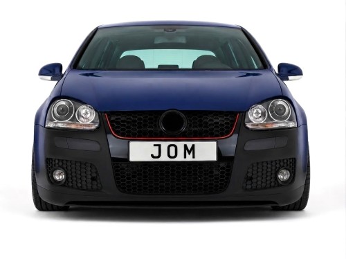 Pare-choc avant look GTI avec grille de nid d'abeille approprié pour VW Golf 5