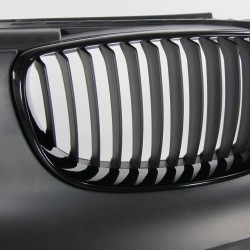 Front bumper in sports design with grille suitable for BMW 1er E81 (3 doors) E82 (Coupe) E87 (5 doors) E88 (Cabrio) year 2004-2013